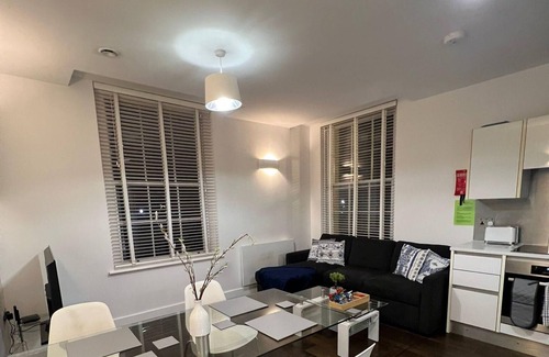Reading Apartamento | Central | Free Secure Parking | Relocating Families