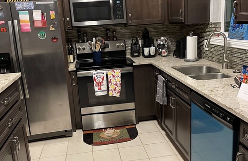 Ederville Casa | 10 minutes to AT&T stadium, Rangers Ballpark, and Six Flags! Central to it all !