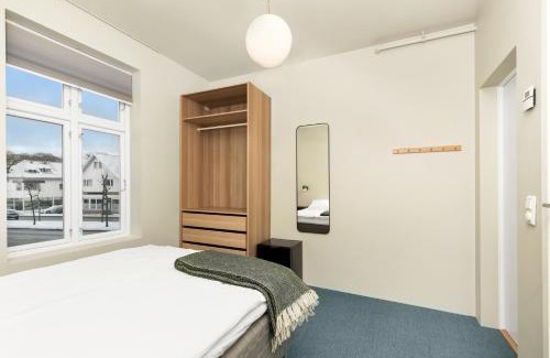 Stavanger Casa | Central Guest House - Bedroom with private Bathroom
