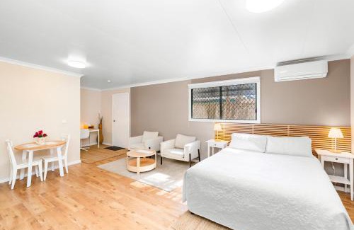 Wagga Wagga Casa | Central guest studio with secure parking!