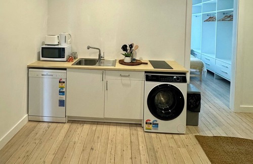 Haberfield Apartamento | Central Haberfield Village 5* eateries. Pet/family friendly. Free park.