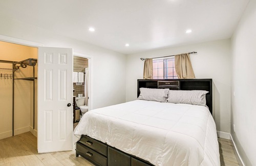 Buena Park Casa | Buena Park Home w/ Patio ~ 9 Mi to Disneyland!
