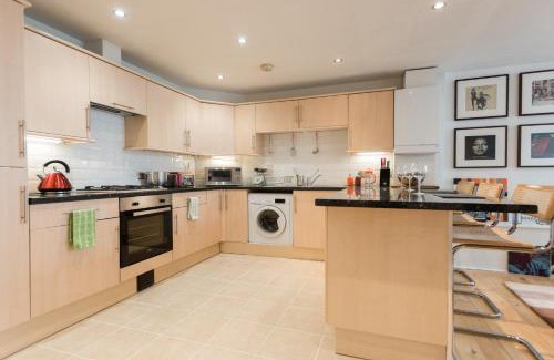 Kennington Apartamento | Central Home with Parking near Waterloo & St Thomas & Big Ben & Parliament
