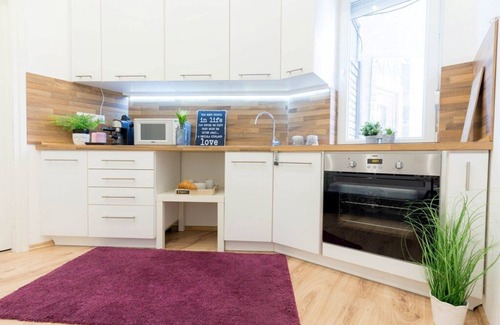 Inner City Budapest Apartamento | Central Homy Studio for Couples