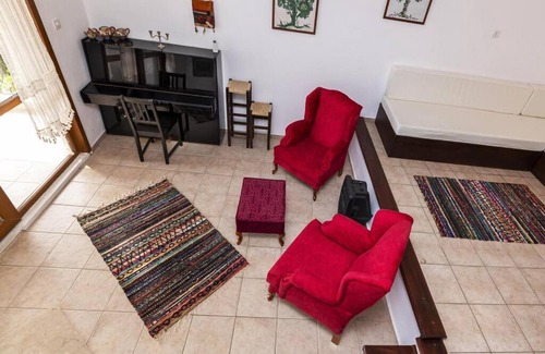 Dagbelen Casa | Central House with Shared Po