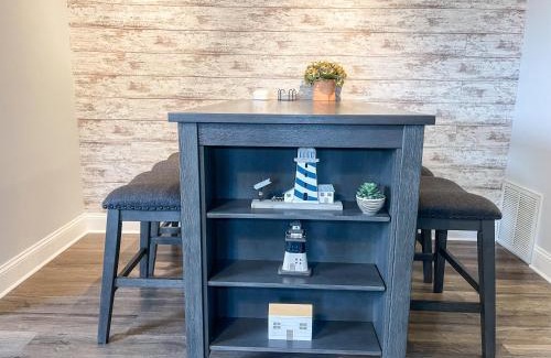 Huron Apartamento | Central Huron Modern Townhome