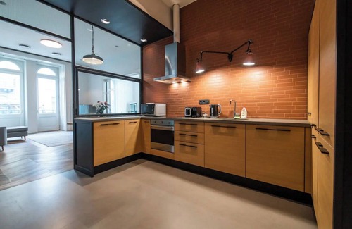 Inner City Budapest Apartamento | Central Industrial Luxury Home
