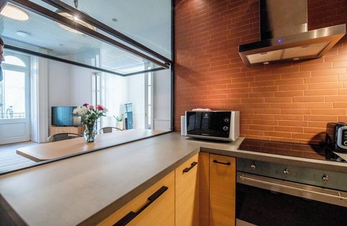 Inner City Budapest Apartamento | Central Industrial Luxury Home
