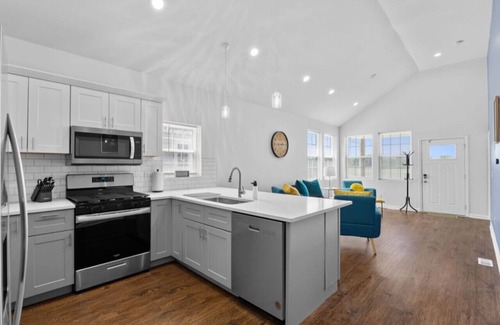 Indianapolis Casa | Central Indy Suite “A”