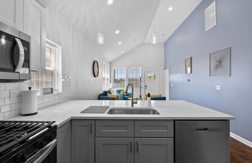 Indianapolis Casa | Central Indy Suite “A”
