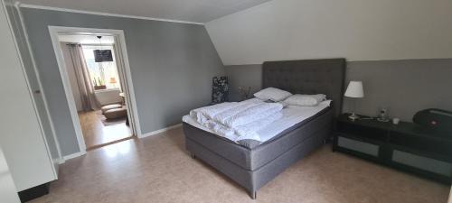 Lindesberg Apartamento | Central lägenhet med gratis parkering