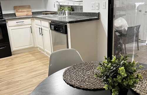 Paradise Casa | Central Las Vegas Modern Townhouse Near Strip