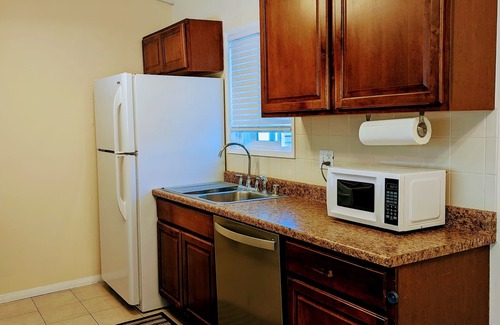 Serra Mesa Casa | Central location - 3br/2ba. Stay weekly. Clean, safe, quiet.
