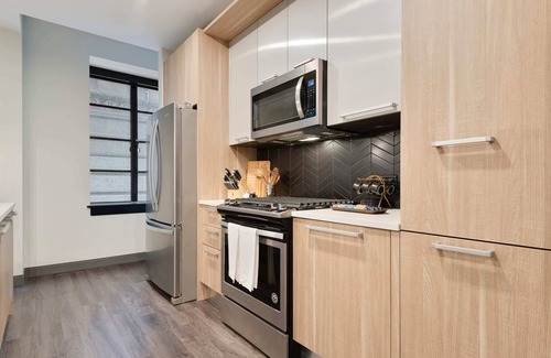 Downtown Chicago Apartamento | Central Location: Exclusive Apts for Large Groups