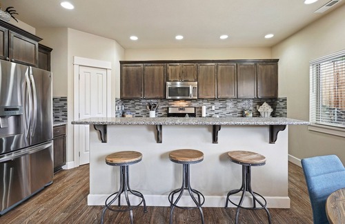Southeast Bend Casa | Central Location w/Private Hot Tub, Fenced Yard, AC