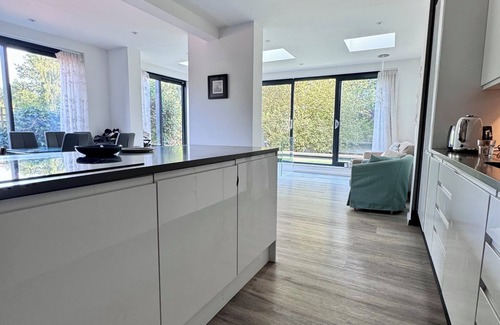 Fortis Green Casa | Central London Tennis Court