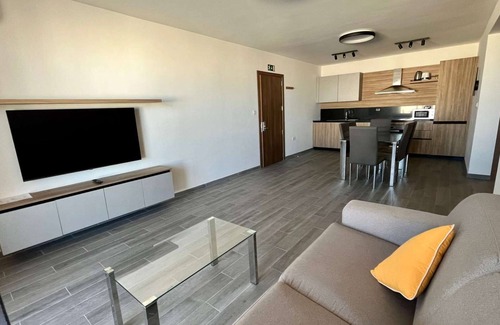 San Gwann Apartamento | ★ Central LUX Apartment ★ w/ POOL & 10m² terrace ➞