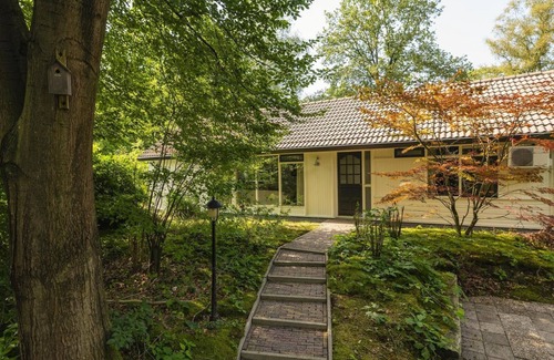 Lieren Casa | Central luxury group accommodation with five bedrooms, large kitchen, and enclosed garden. Plenty of privacy and comfort inside and out.