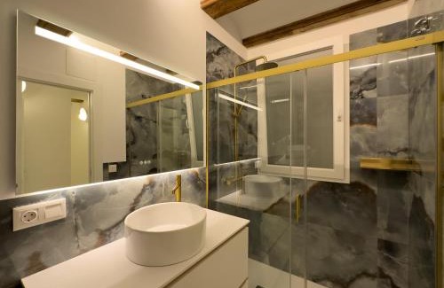 Valencia City Centre Apartamento | Central Market - Ciutat Vella, exclusively for families - Mid-term
