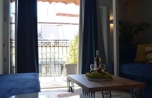 Skiathos Apartamento | Central mezonette for 3