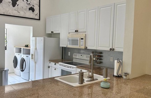 Cypress Lakes Estates Condominio | Central Modern Family Friendly Condo Near Beach