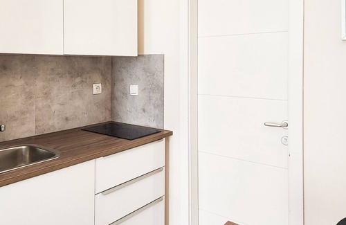 Novi Sad Apartamento | Estudio moderno y central en 5 minutos a pie de Trg Slobode