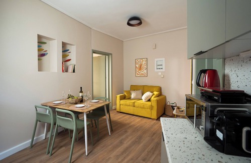 Tripoli Apartamento | Central, Modern & Sunny Apartment with city view! Pets & Family Friendly!