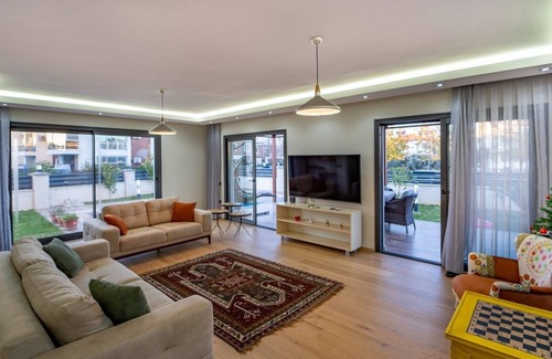 Fethiye City Center Villa | CENTRAL NEW VİLLA FOR 8 WITH PRİVATE POOL