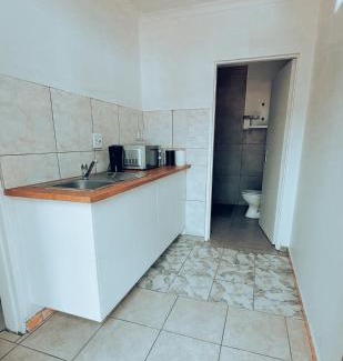 Windhoek West Apartamento | Central Nomad Apartment