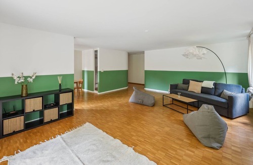 Hirslanden Apartamento | Spacious & central flat with quite terrace