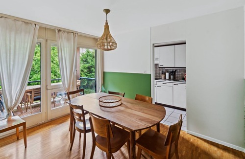 Hirslanden Apartamento | Spacious & central flat with quite terrace