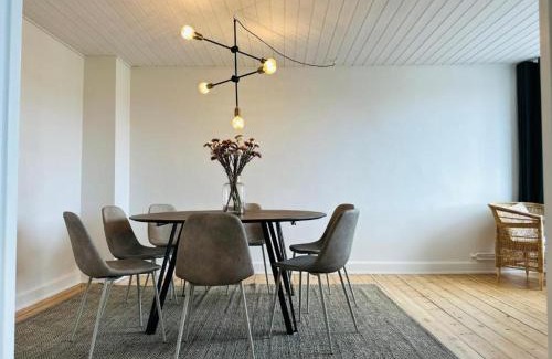 Vejle Apartamento | Central og rummelig lejlighed i Vejle