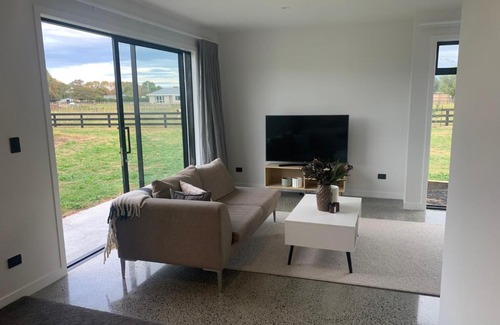 Waikato District Casa | Central One Bedroom Studio