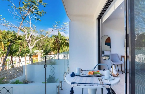 La Veleta Apartamento | Moderno Studio de Lujo