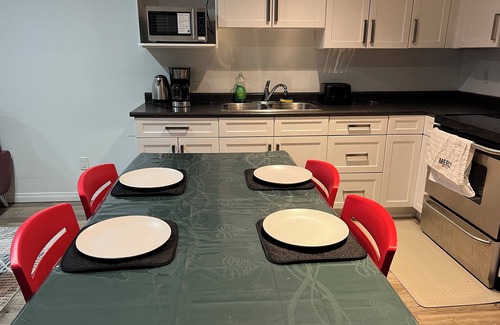Regina Apartamento | Central Regina - Peaceful & Very Central - A walking distance to everything!