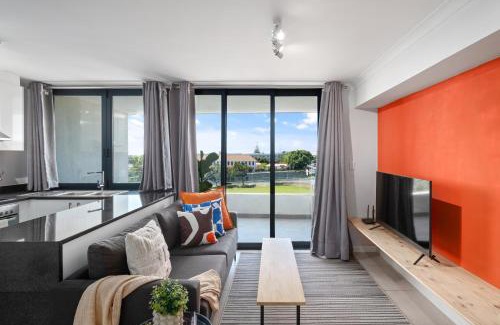 Observatory Apartamento | Central Rooftop Pool Patio & Gym
