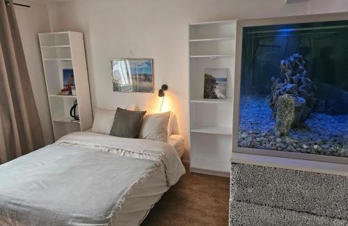 Sundbyberg Municipality Casa | Central Room with Private Entrance and Ensuite Bathroom
