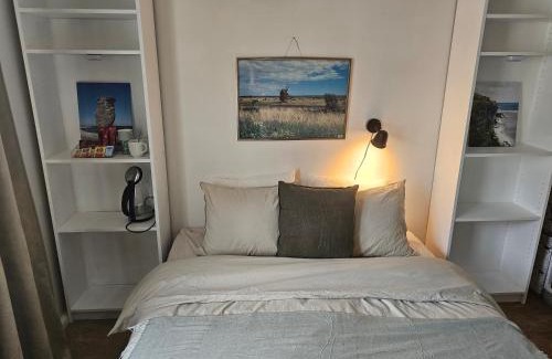 Sundbyberg Municipality Casa | Central Room with Private Entrance and Ensuite Bathroom