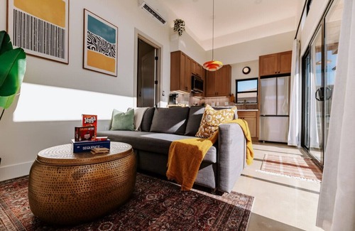 La Mesa Casa | Central SD Luxury Home+Casita, Pool BBQ Sleeps10