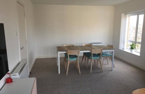 Toberbunny Apartamento | Central Spacious 3 Bedroom Apartment With Parking