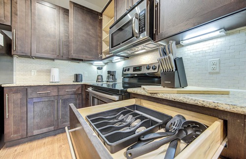 Texas Medical Center Apartamento | Central Stay Minutes from NRG, Pets, Parking, Wifi