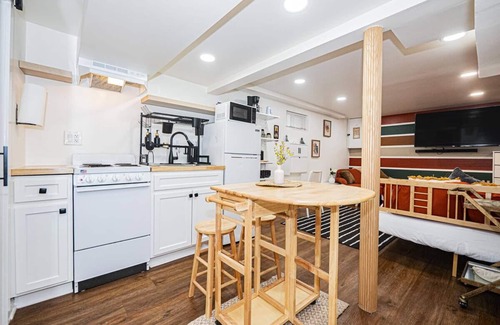 Deanwood Casa | Central & Stylish 1 BR Retreat in DC Near Downtown
