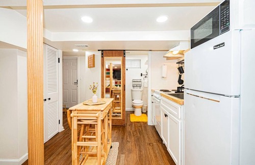 Deanwood Casa | Central & Stylish 1 BR Retreat in DC Near Downtown