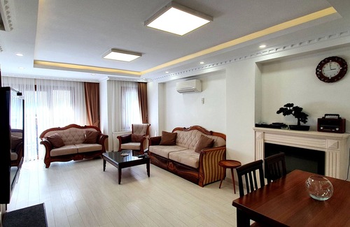Cihangir Apartamento | Central Taksim Cihangir 3BR Deluxe: Ideal for Groups and Families, Sleeps 6