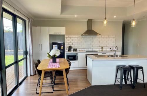 Te Awamutu Casa | Central Te Awamutu Modern House