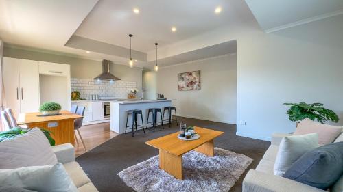 Te Awamutu Casa | Central Te Awamutu Modern House