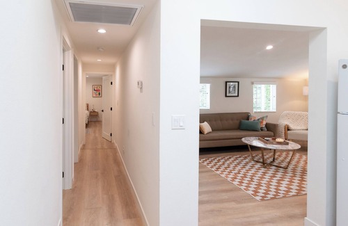 Thousand Oaks Casa | Central Thousand Oaks retreat close to shops & eats!