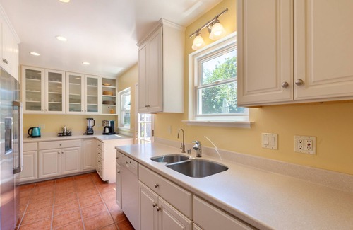 Campanil Casa | Central to adventures in the Mesa, close to beach