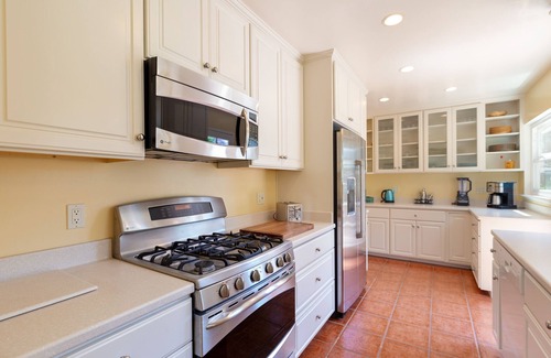 Campanil Casa | Central to adventures in the Mesa, close to beach