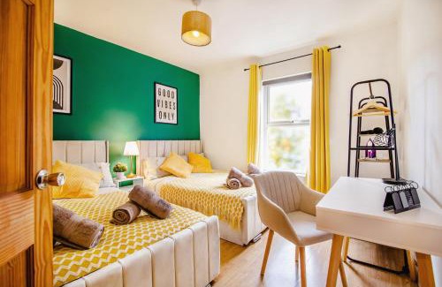 Sheffield Casa | Central Urban Retreat Oasis Free Parking 13ppl